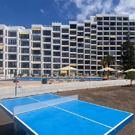 Enjoy The Sea And Pool In Playa De Americas